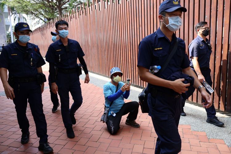 為了龐皮歐安全，制服警察也加強駁二特區周邊環境巡邏與勘查。王勇超攝