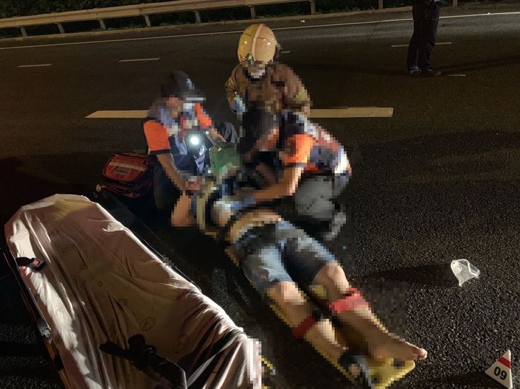 車主遭撞飛，當場失去呼吸心跳。讀者提供