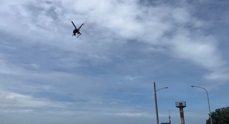 3浬內違規拖網捕漁漁船。讀者提供