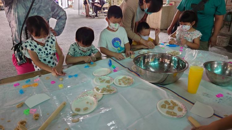 手捏活動不知會捏出什，是種腦力創造。屏縣社會處提供