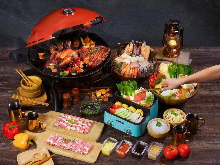 一泊四食晚餐提供晚餐提供BBQ豪華海陸火烤饗宴。天成提供