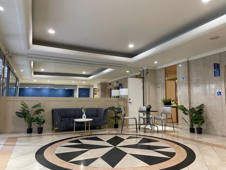 該社宅大廳明亮寬敞。業者提供