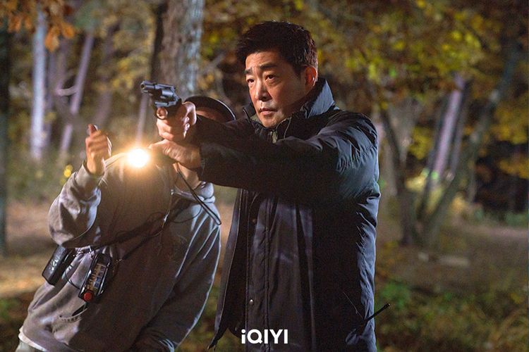 孫賢周飾演重案組資深刑警「姜道昌」。愛奇藝國際站提供