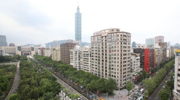 台北市Q3新案房價普遍上揚，已連續五季改寫歷史新高，各行政區房價全面成長，原本萬華、文山漲幅相對落後，Q2前新建案均價還在6字頭，Q3起均價全部7字頭起跳，意味著台北市均價6字頭的行政區首度絕跡。示意圖