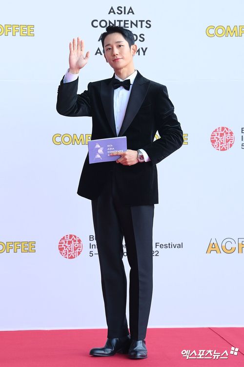 丁海寅擔任主持人，台風被讚有大將之風。翻攝xportsnews