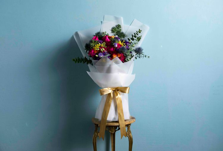 需要獻花的盛大場合，可以用醒目、對比花材料，讓收花的人成為舞台上的焦點。業者提供