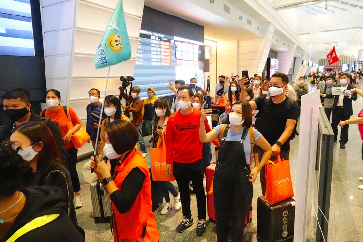 首班來台泰國團旅客。施昂強攝