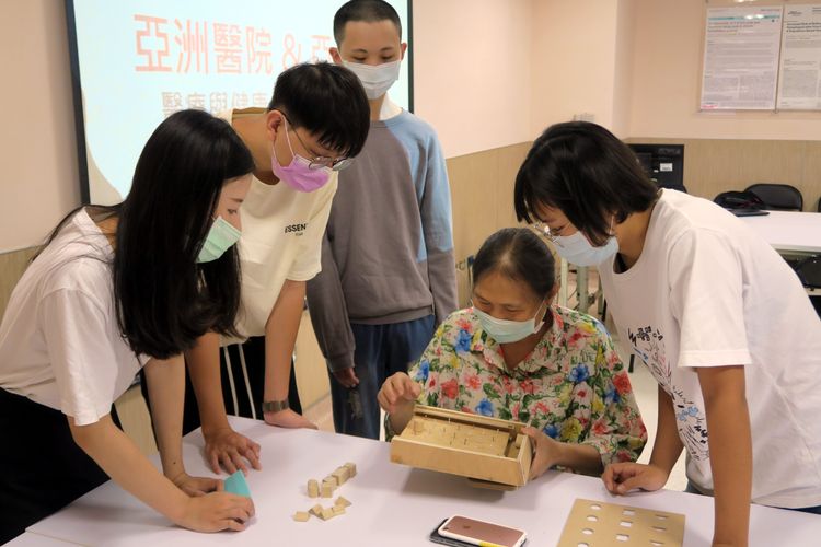 亞大醫院及亞洲大學在學術及醫療資源共享、交流，圖為雙方合辦活動。亞大提供