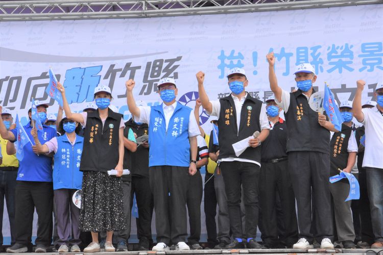 楊文科指出，他上任後推動農路、水路及水土保持等建設，以及農民三保一金、營養午餐加入有機蔬菜等計畫。楊文科競總提供