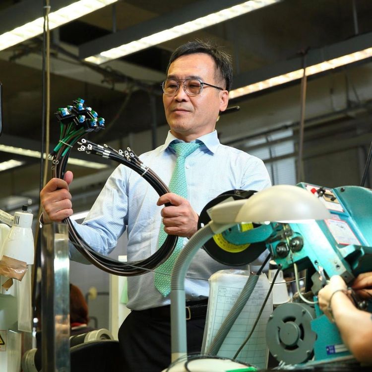 映興電子董事長賴柄源。業者提供