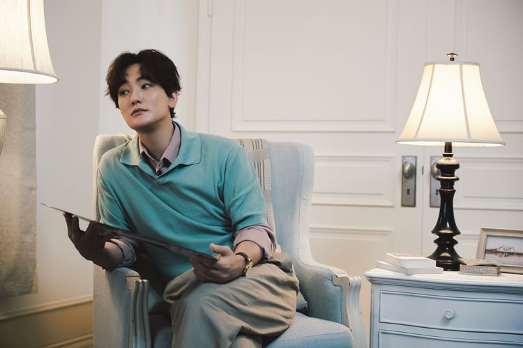 安七炫睽違17年推出新專輯《Eyes On You》，透露最近關注事物是足球比賽。愛貝克思提供