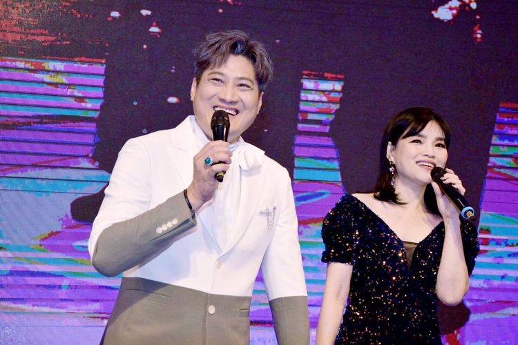 楊哲（左）感恩開唱，邀來「美魔女」歌手談詩玲擔任嘉賓。豪記唱片提供