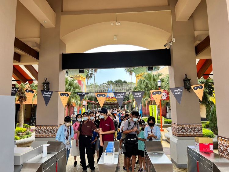 麗寶探索世界一早就湧現排隊人潮。麗寶提供