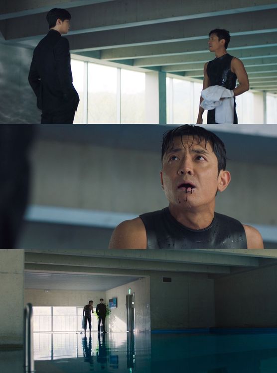 金柱憲最後在潛水泳池，被李鍾碩以輻射廢水毒殺。Disney+