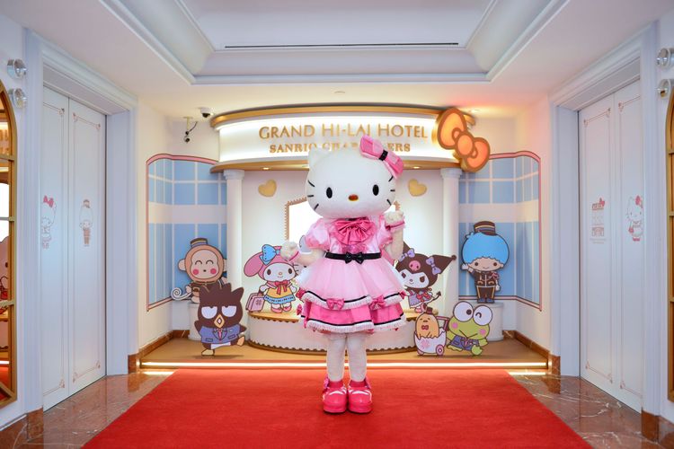 三麗鷗主題樓層梯聽也設計了迎賓區讓旅人拍照打卡。高雄漢來提供