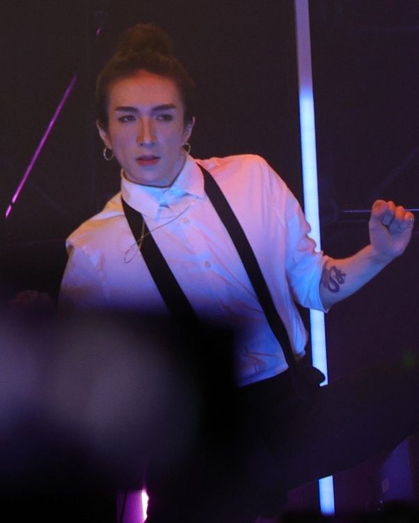 阿Mo舞藝精湛，如今只能躺在病床上，令人心疼。翻攝李啟言IG