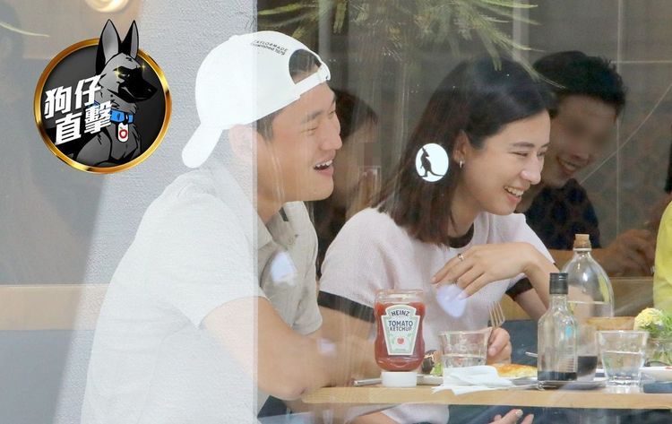 周興哲（左）和趙岱新日前被《壹蘋》拍到跟朋友聚會聊得很開心。資料照片