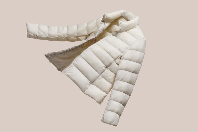 特級輕羽絨外套則為出遊必備的機能休閒服裝。業者提供