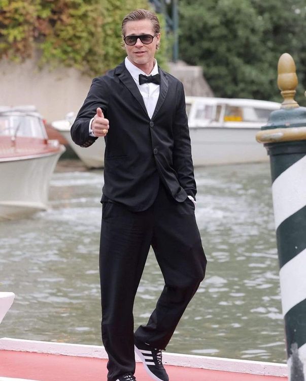 布萊德彼特近來常穿搭Haans Nicholas Mott訂製服與adidas Originals Gazelle鞋款跑電影宣傳。翻攝jennifer.brad.pittiston IG