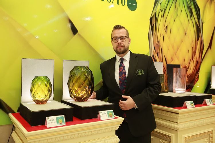 史坦格表示摩瑟水晶是每個捷克家庭中的珍寶。朱世閎攝