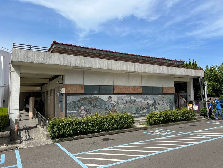 偷拍狼在泰安服務區女廁內當場被逮。讀者提供