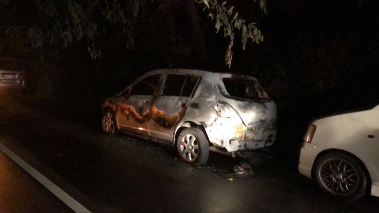 許姓女子被發現呈現焦黑，仰躺在自小客駕駛座。讀者提供