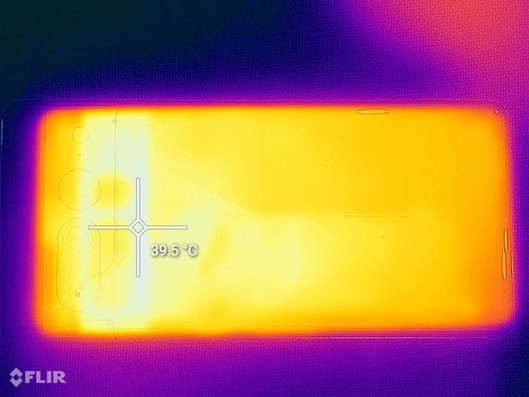 連續開啟錄影一小時後溫度。黃子倫攝