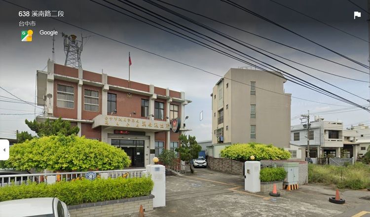 溪南派出所警員化解危機後，將男子帶回派出所。翻攝google街景圖