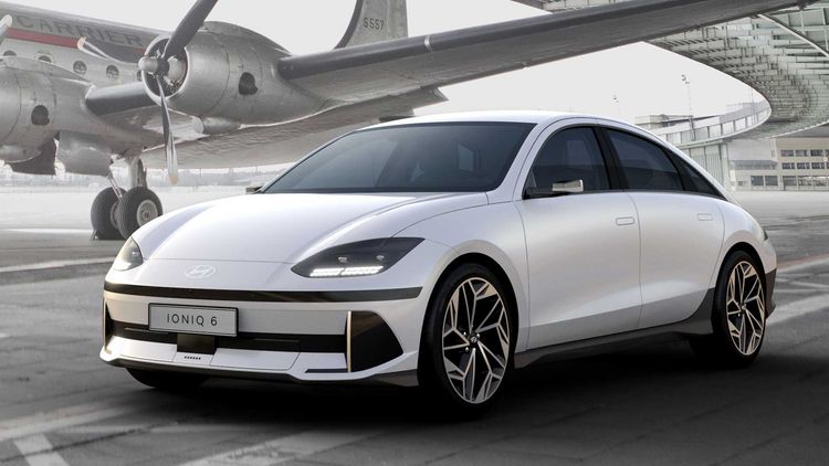 和Ioniq 5相同，Ioniq 6能支援800V超高速充電，原廠標榜最快18分鐘就能將電池從10%充至80%，國內預計明年引進銷售。原廠照片