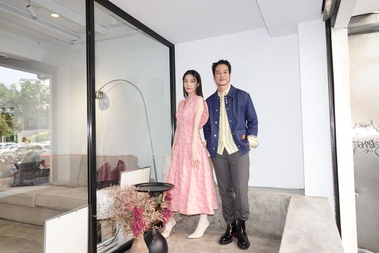 蔡淑臻（左）很愛逗弄薛仕凌。陳德興攝