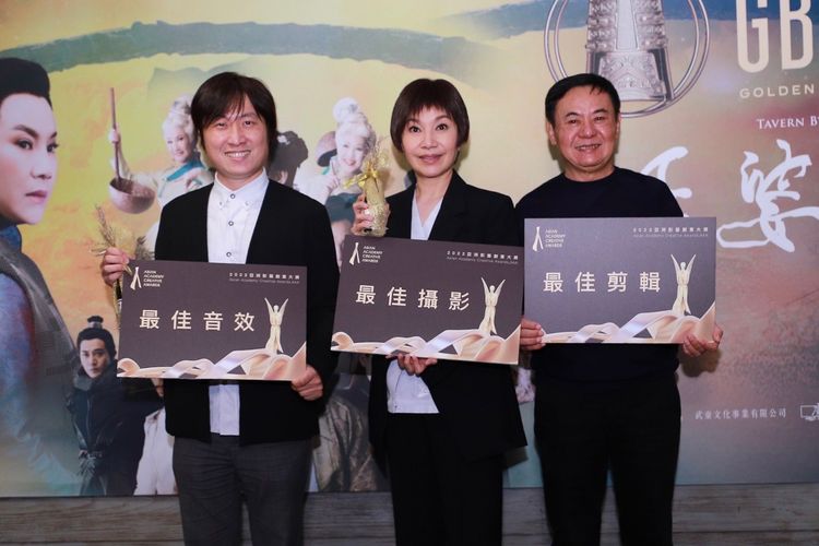 唐美雲（中）認為蔡振南沒入圍很可惜，是她心中的遺珠。民視提供