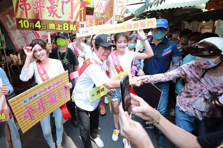 雷洪魅力無法擋。民視提供