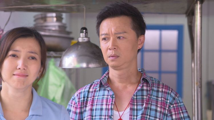 廖家儀（左）被劇中老公何豪傑氣哭。民視提供