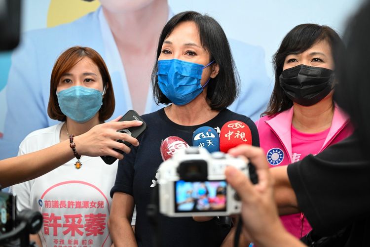 柯志恩目前支持度落後。柯辦提供