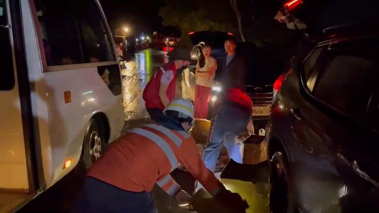 發送物資。四工處提供