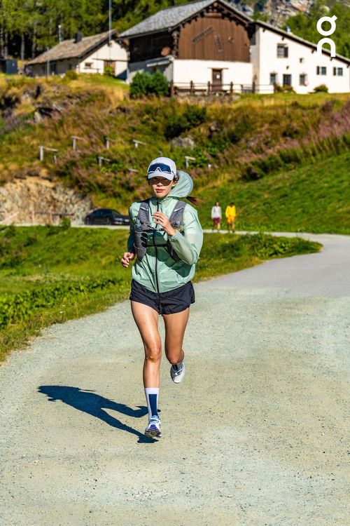 認真跑步的王心恬。on提供