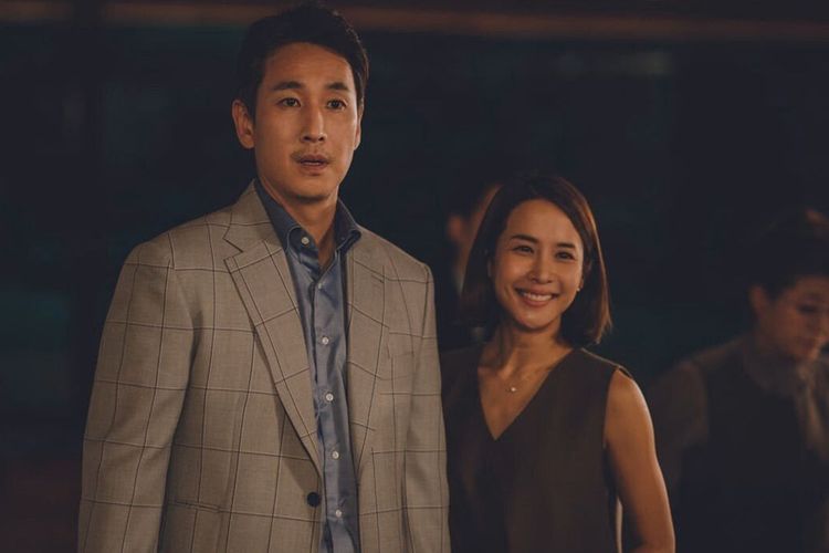 趙汝貞（右）和李善均在《寄生上流》演富豪夫妻。