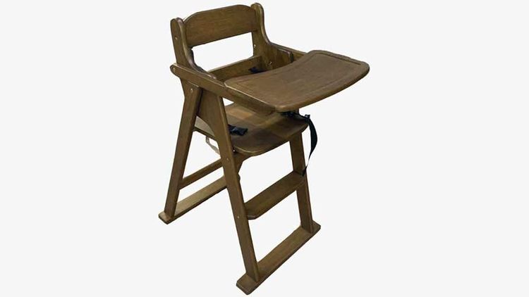 2歲童踢翻的兒童餐椅類似圖中造型。翻攝自《中國報》