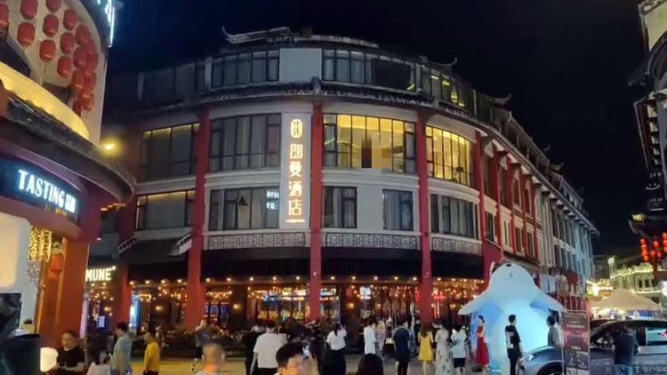 郎曼酒店現場環境。翻攝自微博