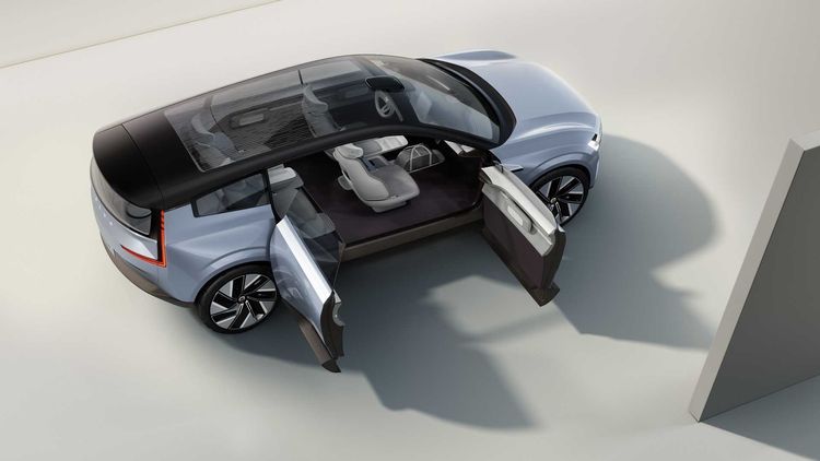 Volvo表示未來還會陸續揭示更多革新科技與設計，並在即將於11月發表的全新世代電動車上。圖為去年推出的Recharge Concept概念車。原廠照片