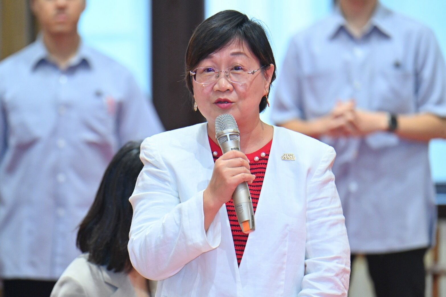 徐佳青爭議多