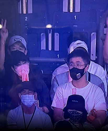 動力火車開唱與許富凱上演「老漢推車」 Selina合體男友整個歪樓