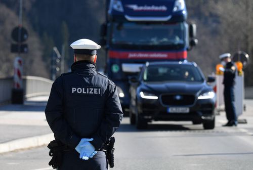 2022非法跨境入歐盟次數飆升　較前一年同期增70%