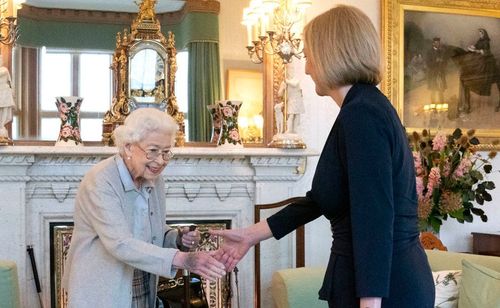 英女王經整天首相任命儀式 取消會議遵醫囑休息