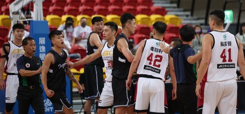 火爆籃球場又來了!太陽蘇奕晉對雲豹菜鳥「巴頭」被逐出場