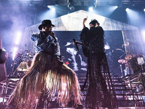 黃宣揪范曉萱復古裝尬舞 超長自我介紹分享「消化道理論」