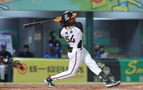 羅薩2.0中職第2戰開轟 獅迷別再懷念1.0