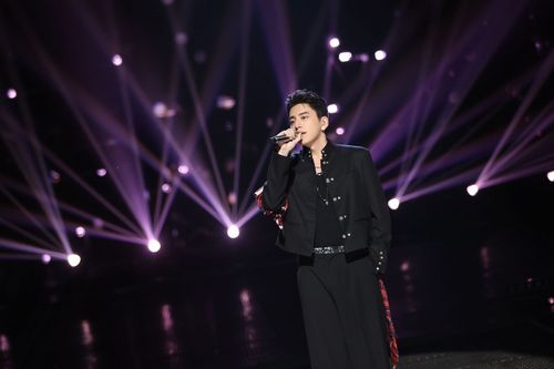 王大陸《披荊2》搭蘇有朋「從天而降」　玩火唱跳樂當老么團寵