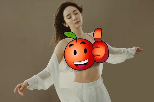 楊冪解放再秀好胸型　裸色內衣讓網讚：有料！美到心坎裡