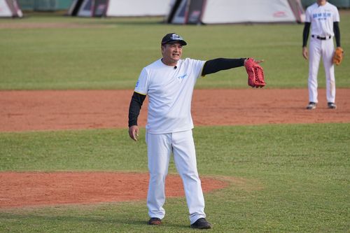 孙协志率明星棒球队踢馆 阿翔点名黄忠义代打结果出乎意料!